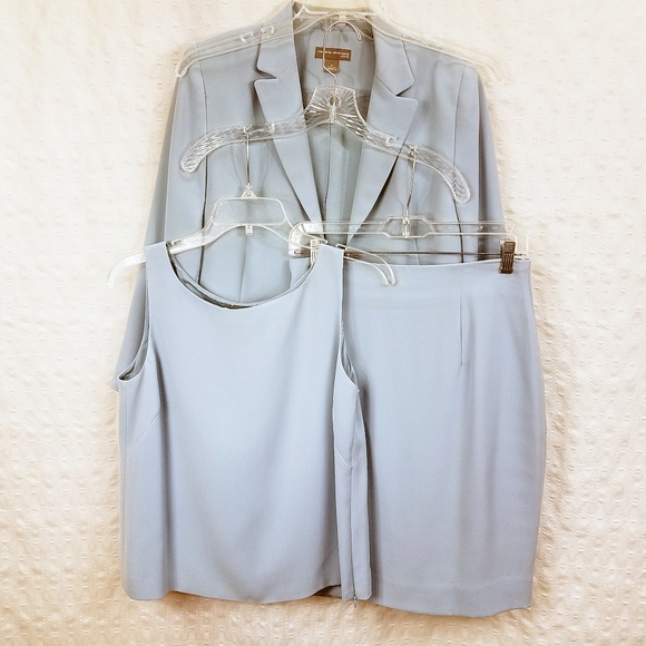 Valerie Stevens Dresses & Skirts - Valerie Stevens 3 piece Jacket Top Skirt Suit Set